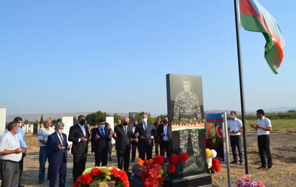 Vətən müharibəsi şəhidlərinin məzarları ziyarət olunub - FOTO