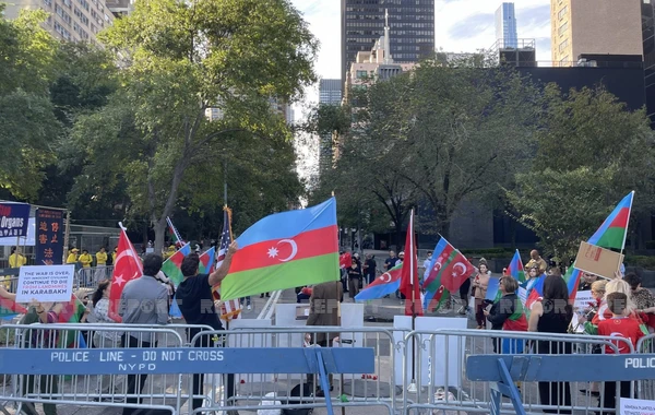 ABŞ-da azərbaycanlılar BMT-nin binası qarşısında etiraz aksiyası keçirib - FOTO