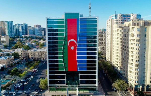 Azərbaycanda şəhidlərin xatirəsi bir dəqiqəlik sükutla yad edilib