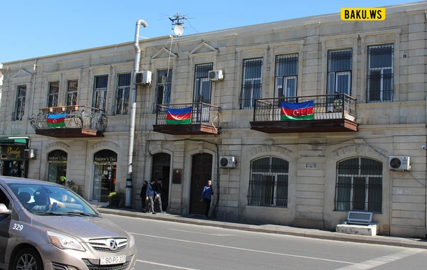 Bakıda şəhidlərimiz üçün bir dəqiqəlik sayğı duruşu FOTOLARDA 