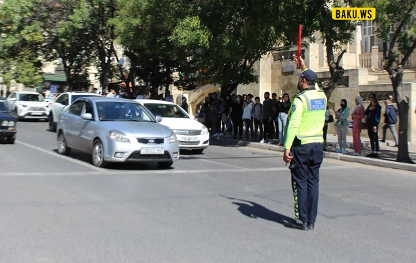 Bakıda şəhidlərimiz üçün bir dəqiqəlik sayğı duruşu FOTOLARDA 