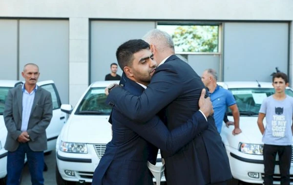 Amin Musayevə avtomobil verildi – FOTO
