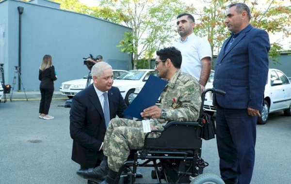 Amin Musayevə avtomobil verildi – FOTO