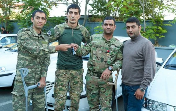 Amin Musayevə avtomobil verildi – FOTO
