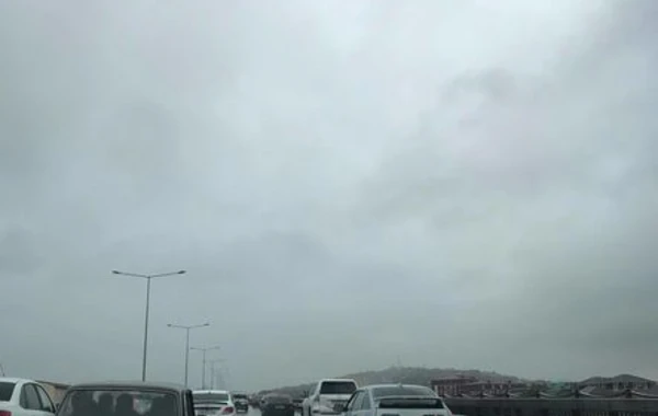 Парализовано движение на автодороге Сумгайыт-Баку - ФОТО