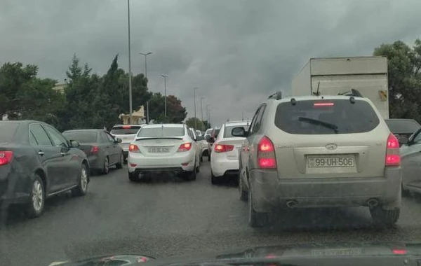 Bakı-Sumqayıt yolunda hərəkət iflic oldu - FOTO
