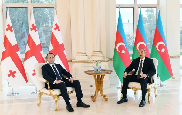Prezident İlham Əliyev Gürcüstanın Baş naziri ilə görüşüb - FOTO - YENİLƏNİB