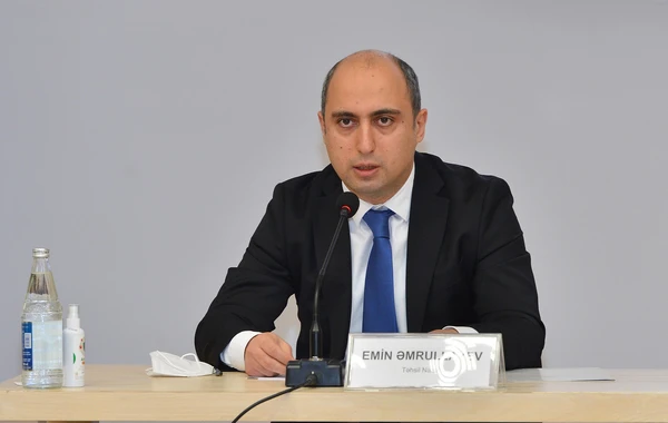Emin Əmrullayevdən dərsliklərin dəyişdirilməsinin mümkünlüyü ilə bağlı AÇIQLAMA