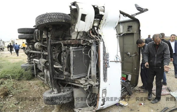 İçi sərnişin dolu avtobus aşdı, yaralılar var - FOTO