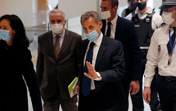 Nikola Sarkozi barəsində həbs qərarı verildi