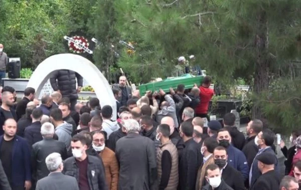 Həbsdə olan məşhur kriminal avtoritet qardaşının yasına belə gəldi - VİDEO