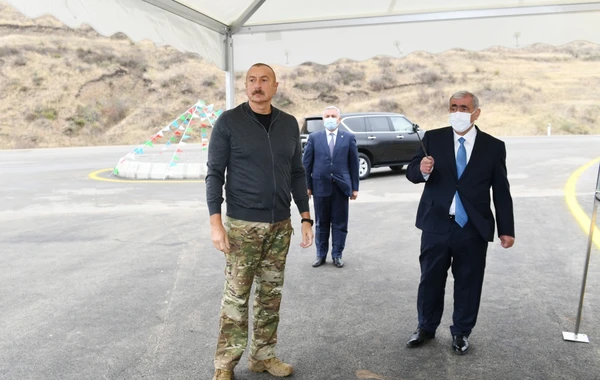 İlham Əliyev yeni avtomobil yolunun təməlini qoydu - FOTO
