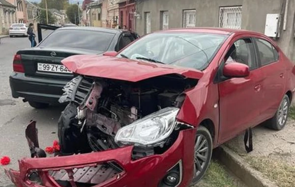 DİN sürücülük vəsiqəsi olmadan qəza törətdiyi deyilən polislə bağlı araşdırma aparır - AÇIQLAMA