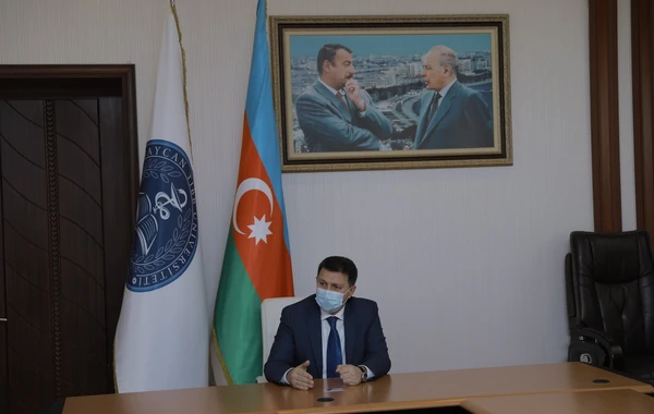 Polad Həşimovun qızına tələbə bileti təqdim edildi - FOTO