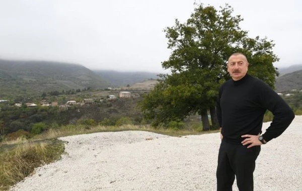 Azərbaycan Prezidenti Hadrutda yeni məscidin təməlini qoyub - FOTO