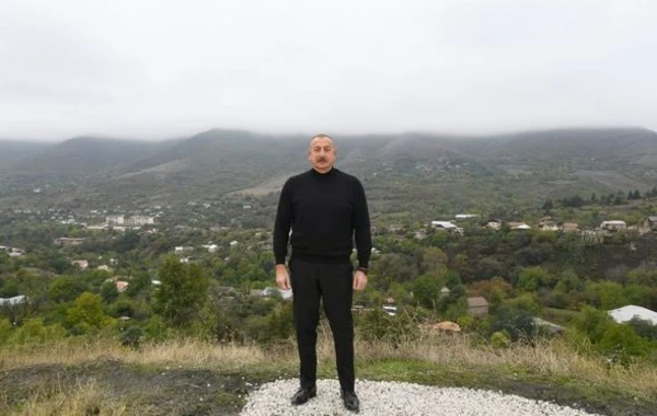 Azərbaycan Prezidenti Hadrutda yeni məscidin təməlini qoyub - FOTO