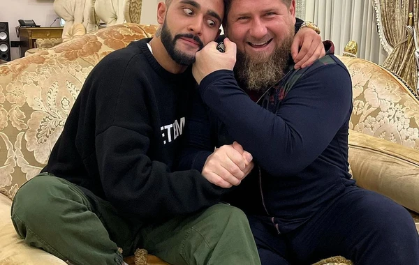Azərbaycanlı bloger Ramzan Kadırovun iqamətgahında - FOTO