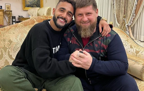 Azərbaycanlı bloger Ramzan Kadırovun iqamətgahında - FOTO