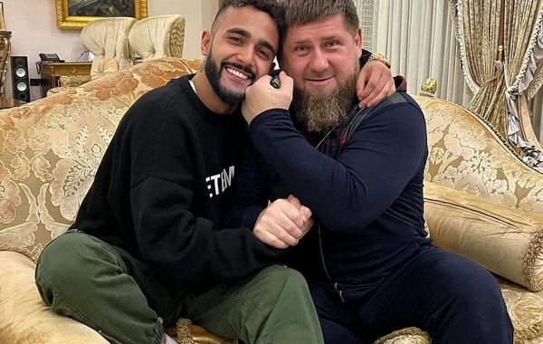 Azərbaycanlı bloger Ramzan Kadırovun iqamətgahında - FOTO