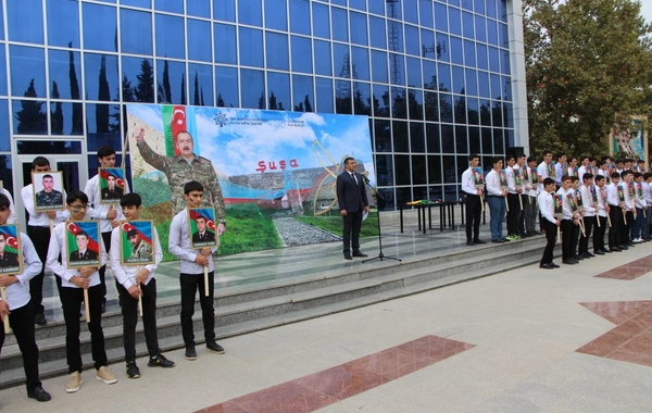 Yevlaxda “Çiçəklənən Xarıbülbül” adlı flaşmob keçirilib - FOTO