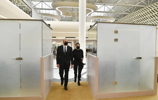 İlham Əliyev və Mehriban Əliyeva Füzuli aeroportunda yaradılan şəraitlə tanış oldu - FOTO