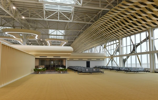 İlham Əliyev və Mehriban Əliyeva Füzuli aeroportunda yaradılan şəraitlə tanış oldu - FOTO