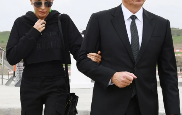 İlham Əliyev Füzulinin Dövlətyarlı kəndində “Ağıllı kənd”in təməlini qoyub - FOTO