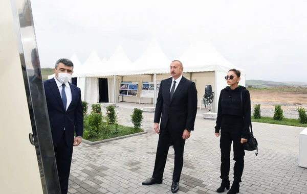 İlham Əliyev Füzulinin Dövlətyarlı kəndində “Ağıllı kənd”in təməlini qoyub - FOTO