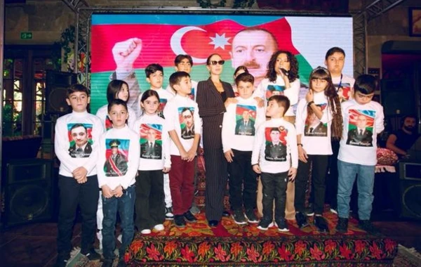 Regionlardan gələn şəhid anaları birlik göstərərək Fəxri xiyabanda yürüş etdilər - FOTO/VİDEO