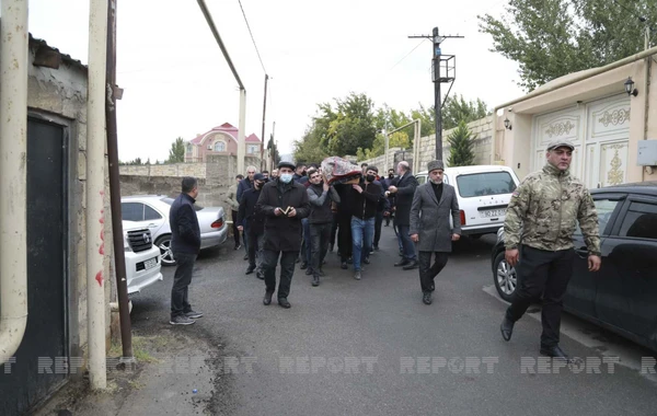Журналиста Эльнура Ашрафоглу проводили в последний путь - ФОТО