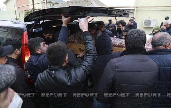 Журналиста Эльнура Ашрафоглу проводили в последний путь - ФОТО