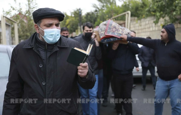Журналиста Эльнура Ашрафоглу проводили в последний путь - ФОТО