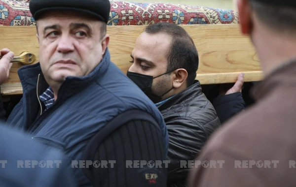 Журналиста Эльнура Ашрафоглу проводили в последний путь - ФОТО