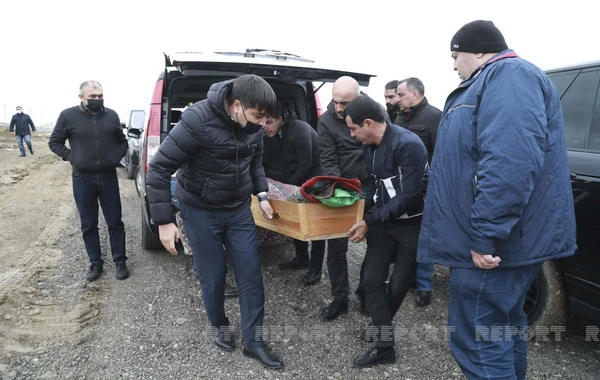 Журналиста Эльнура Ашрафоглу проводили в последний путь - ФОТО