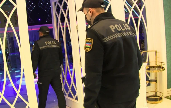 Polis şadlıq saraylarında reyd keçirdi, 216 nəfər şənliyə buraxılmadı - VİDEO