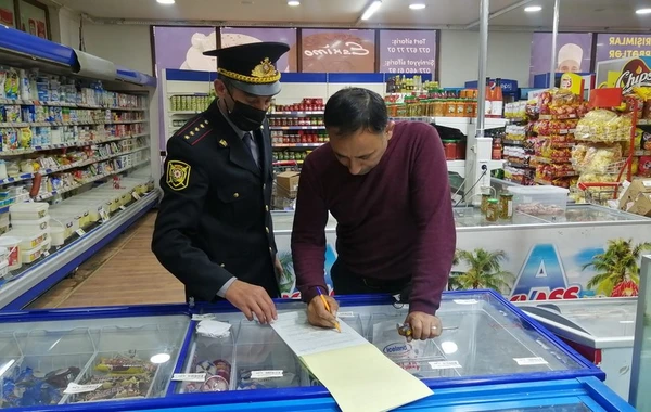 Karantin qaydalarını pozan şəxslər CƏRİMƏLƏNDİ - FOTO