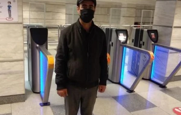 Metroda tutulan koronavirus xəstəsi: “Hava almağa çıxmışdım” - FOTO