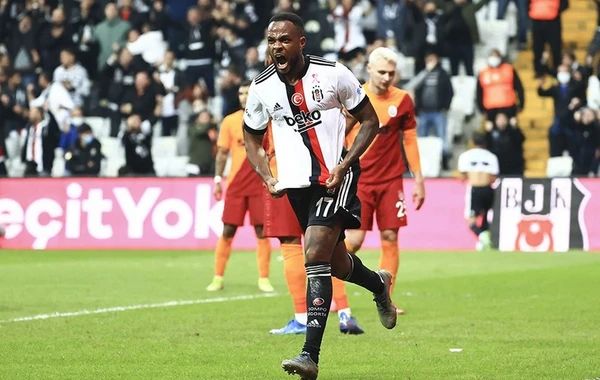 İstanbul derbisi: "Beşiktaş" "Qalatasaray" üzərində əzmkar qələbə qazandı
