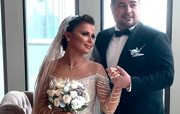 Sevdanın toyunda MƏŞHURLAR necə görüntüləndilər? - FOTO