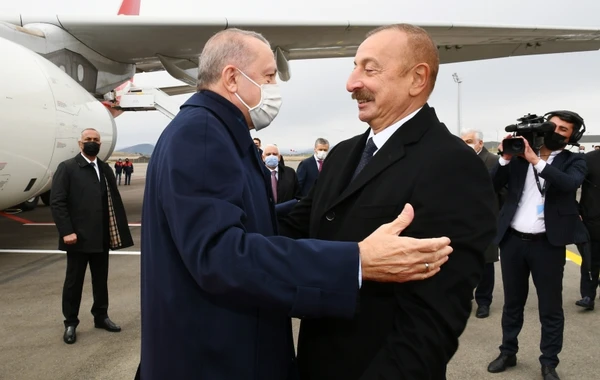 İlham Əliyevin Rəcəb Tayyib Ərdoğanı qarşılama anları - FOTO