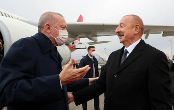 İlham Əliyevin Rəcəb Tayyib Ərdoğanı qarşılama anları - FOTO