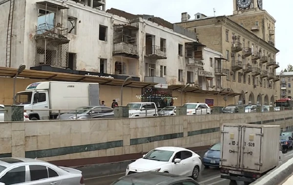 DİQQƏT! Bakıda bu yol bağlanıb - VİDEO