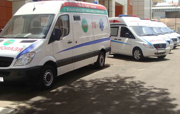 Əməkdar artisti maşın vurdu: Vəziyyəti ağırdır - FOTO