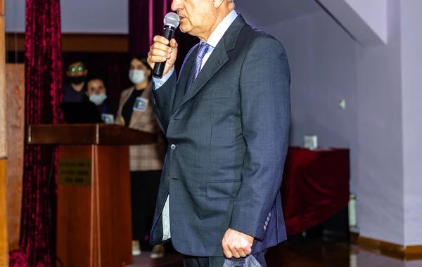XXI Əsr Beynəlxalq Təhsil və İnnovasiya Mərkəzinin akt zalına şəhid əməkdaşının adı verildi - FOTO