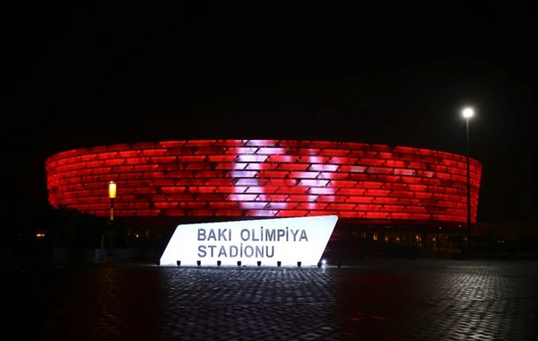BOS Türkiyə bayrağı ilə işıqlandırıldı - FOTO