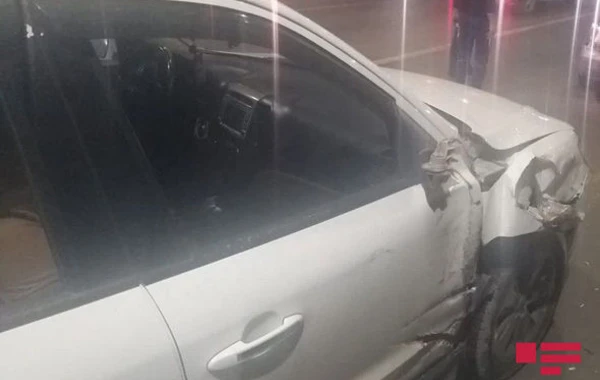 Bakıda tuneldə zəncirvari qəzada sürücü xəsarət aldı, sərnişin şok keçirdi – FOTO