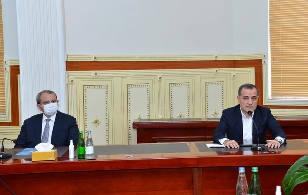 Ceyhun Bayramov BDU-da tələbələrə mühazirə oxuyub - FOTO