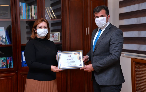 BŞTİ müdirinə mükafat təqdim edilib - FOTO