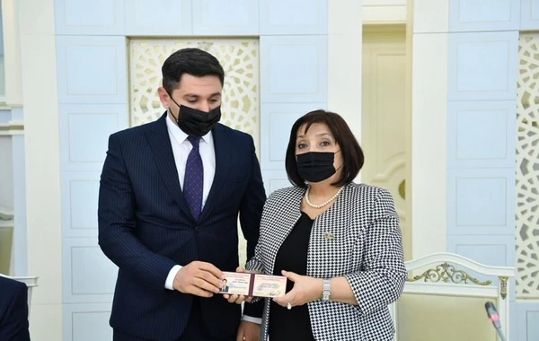 Vətən müharibəsi qazisi Milli Məclisdə işlə təmin olundu - FOTO