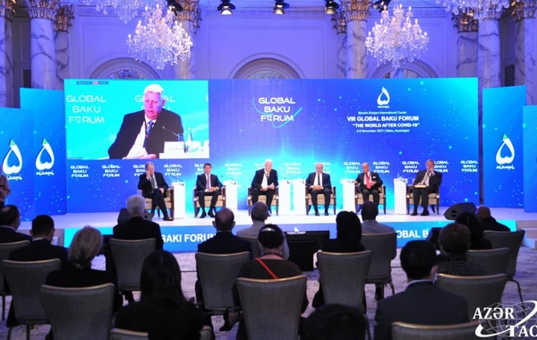 Qlobal Bakı Forumunda “Cənubi Qafqaz: regional inkişaf və əməkdaşlıq üçün perspektivlər” mövzusu müzakirə edilir - FOTO